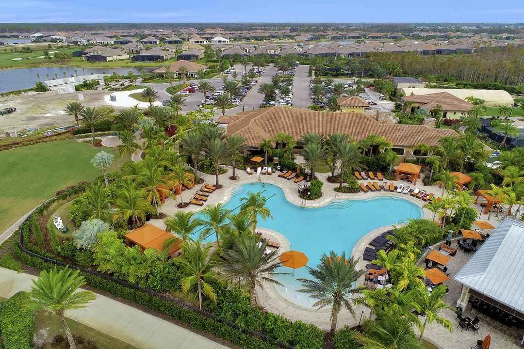 8450 Palacio Terrace W, Naples, FL 34114