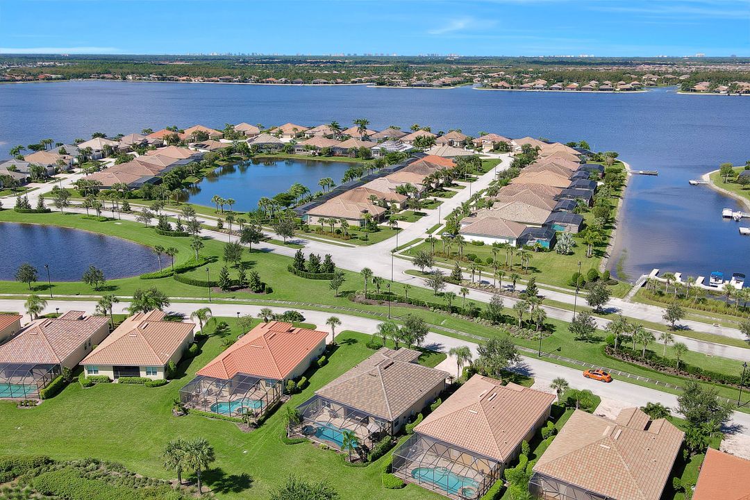 9114 Limestone Ln, Naples, FL 34120