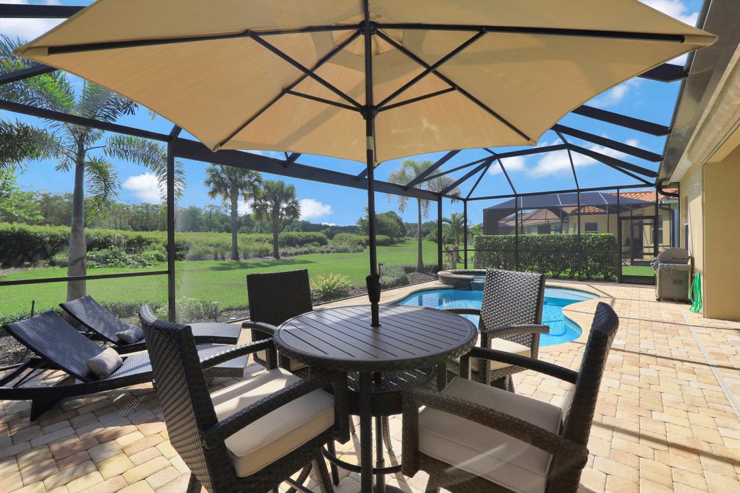 9114 Limestone Ln, Naples, FL 34120