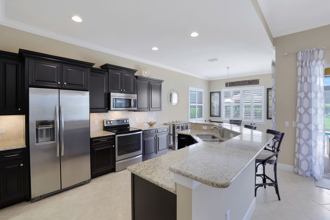 9114 Limestone Ln, Naples, FL 34120