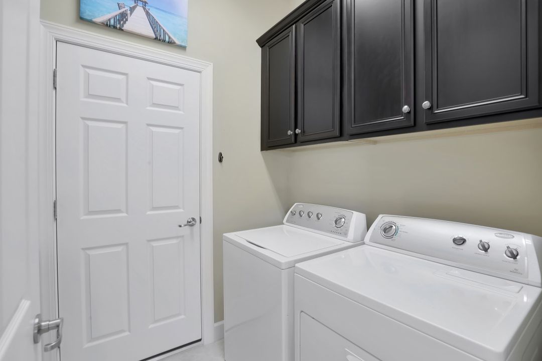 9114 Limestone Ln, Naples, FL 34120