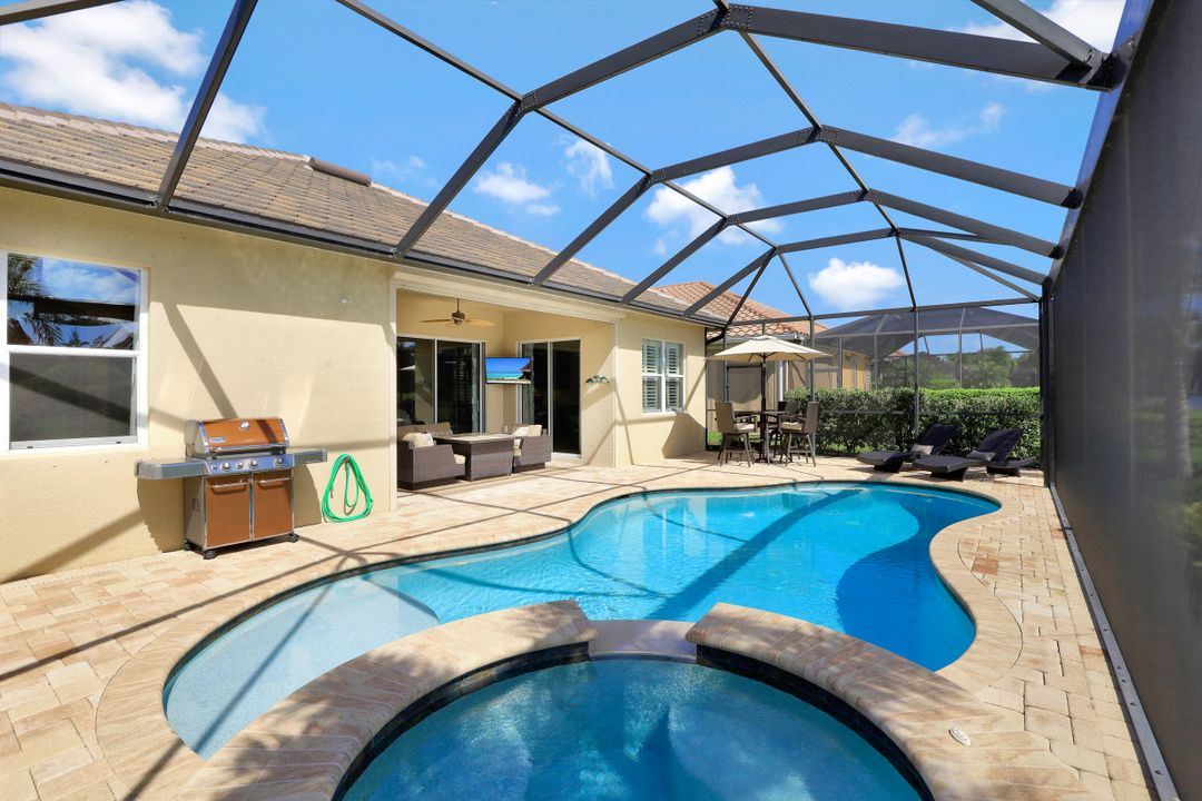 9114 Limestone Ln, Naples, FL 34120