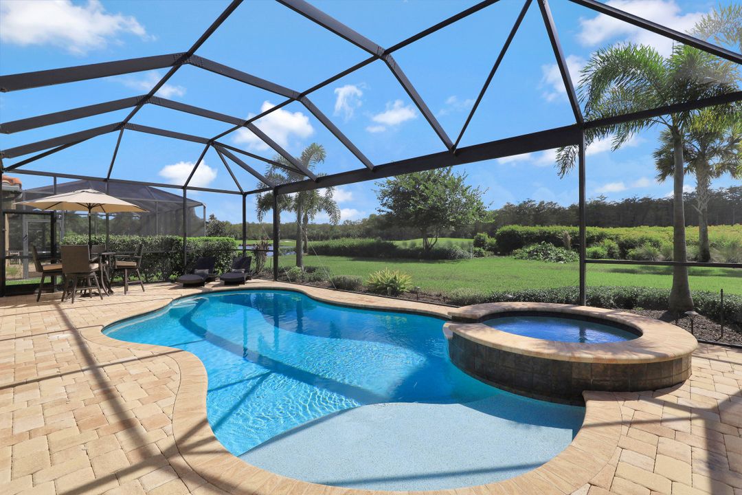 9114 Limestone Ln, Naples, FL 34120