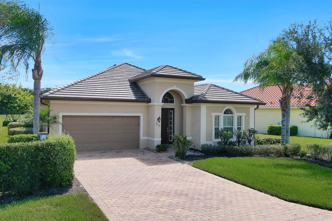 9114 Limestone Ln, Naples, FL 34120