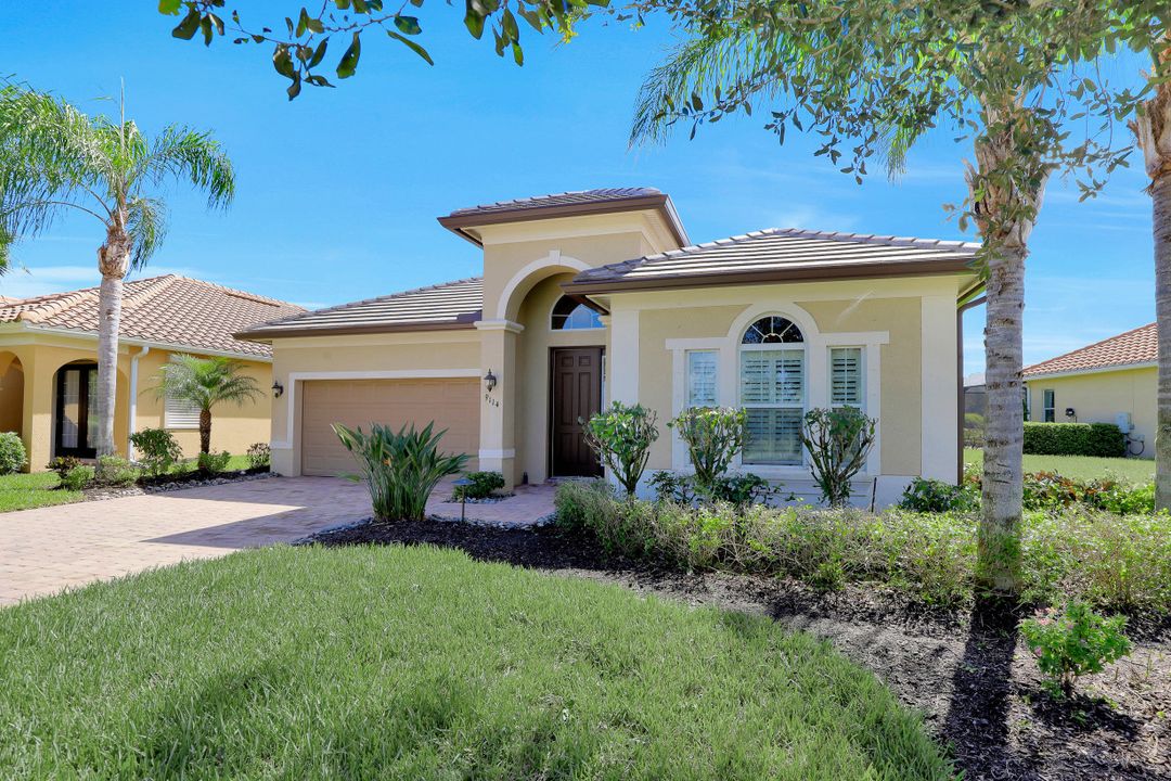 9114 Limestone Ln, Naples, FL 34120