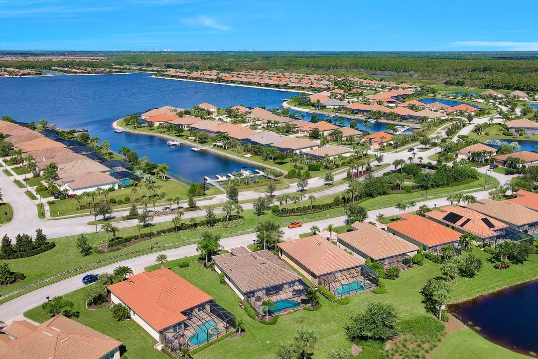 9114 Limestone Ln, Naples, FL 34120