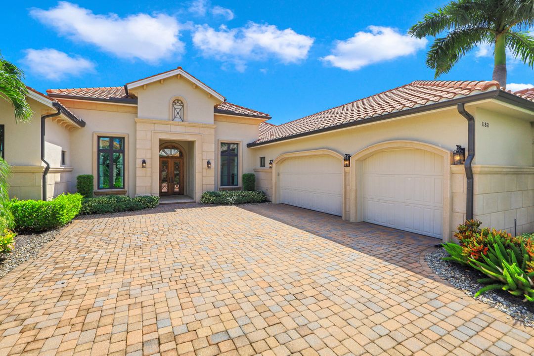 11861 Via Novelli Ct, Miromar Lakes, FL 33913