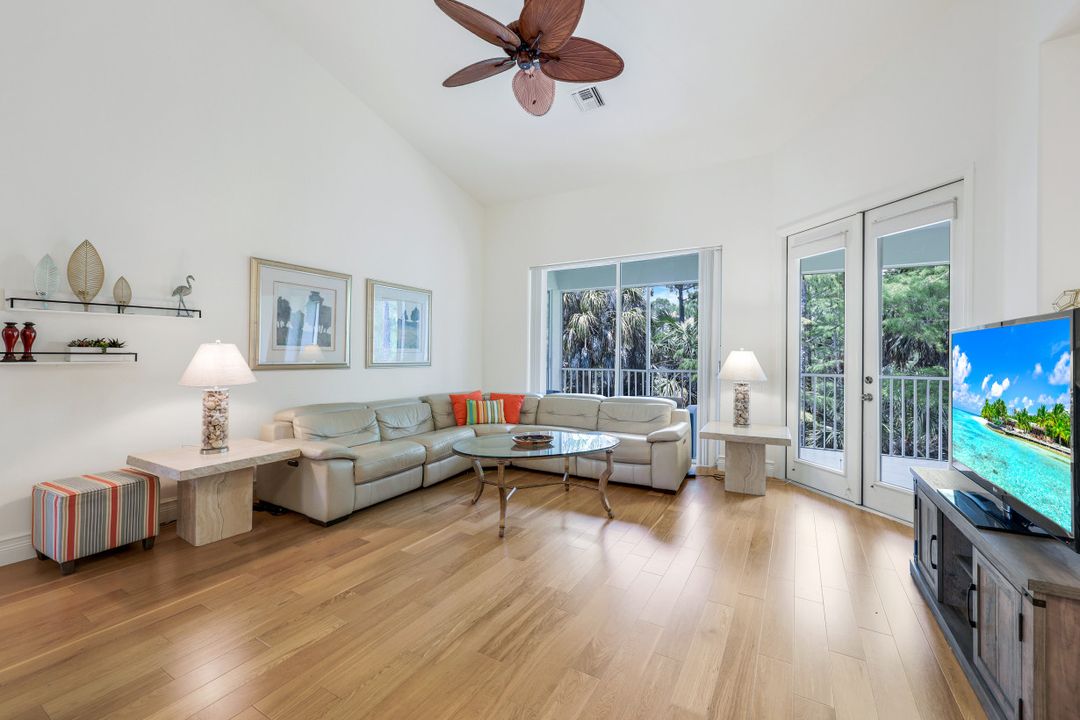8530 Danbury Blvd #202, Naples, FL 34120