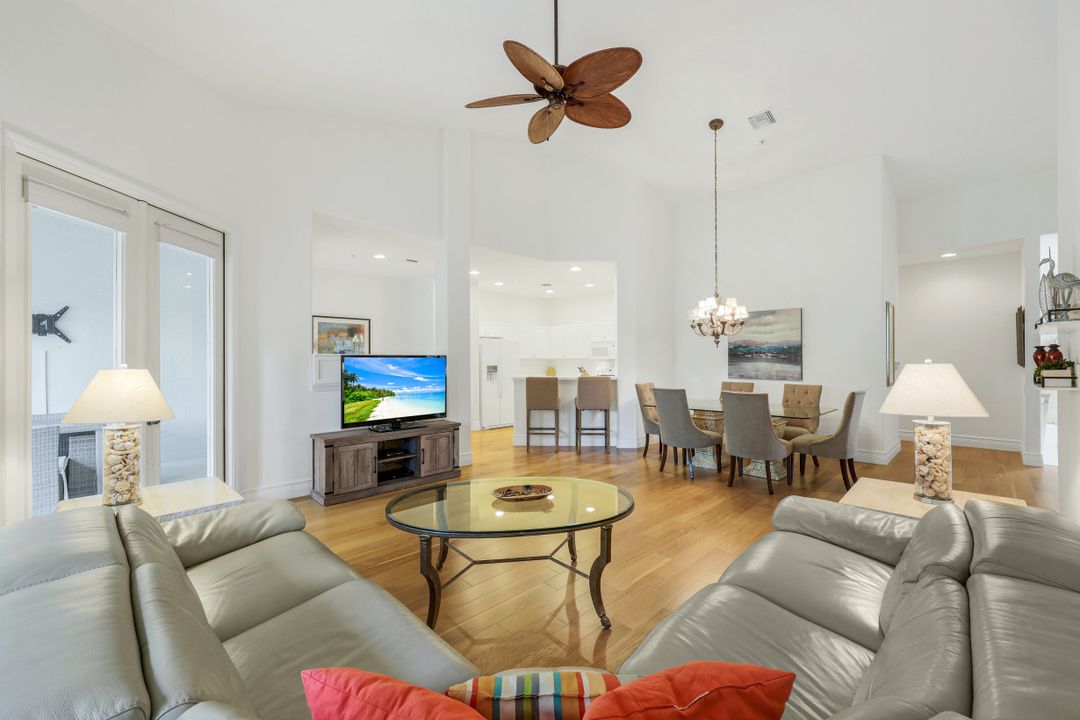 8530 Danbury Blvd #202, Naples, FL 34120