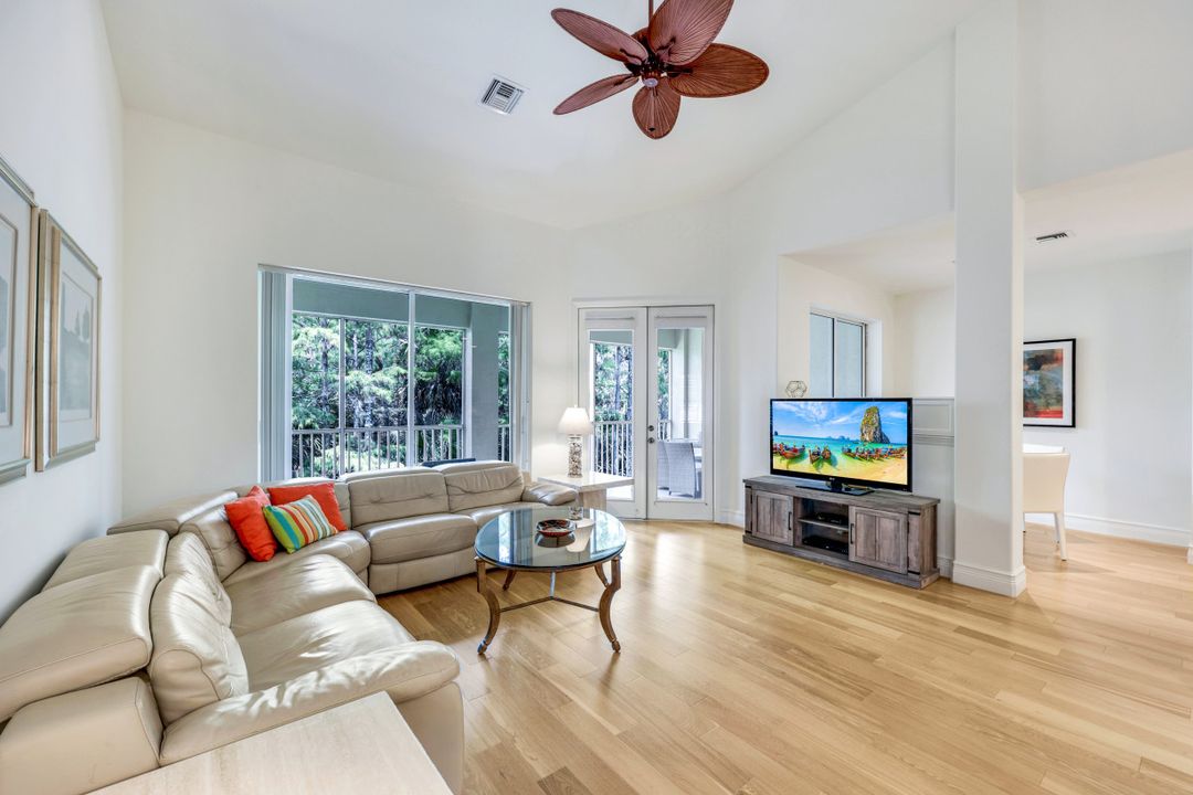 8530 Danbury Blvd #202, Naples, FL 34120