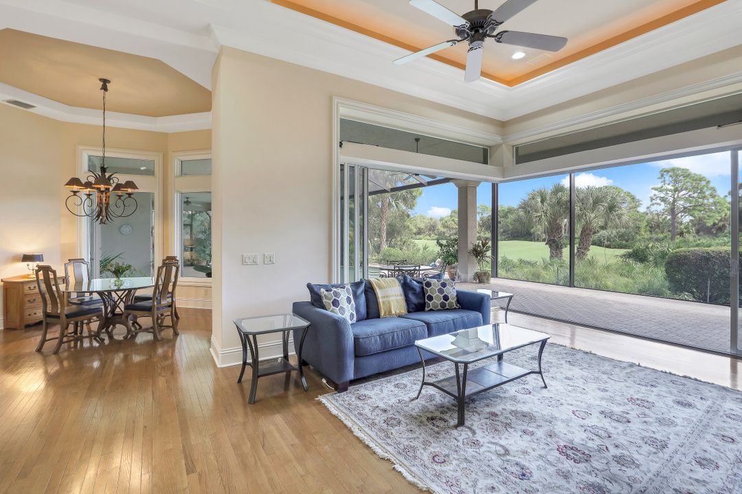 999 Barcarmil Way, Naples, FL 34110