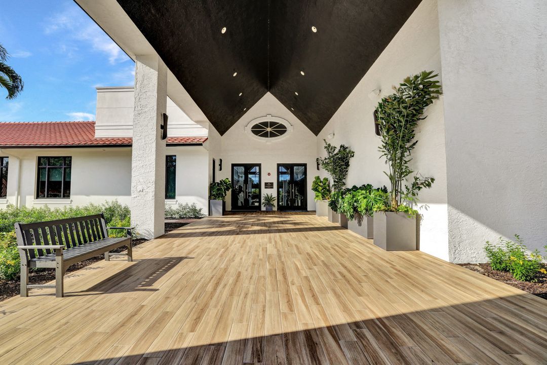 7360 Glenmoor Ln #4301, Naples, FL 34104