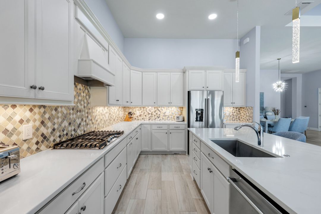 9512 Greyhawk Trl, Naples, FL 34120