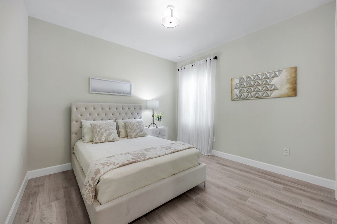 9512 Greyhawk Trl, Naples, FL 34120