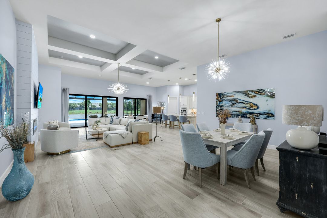 9512 Greyhawk Trl, Naples, FL 34120