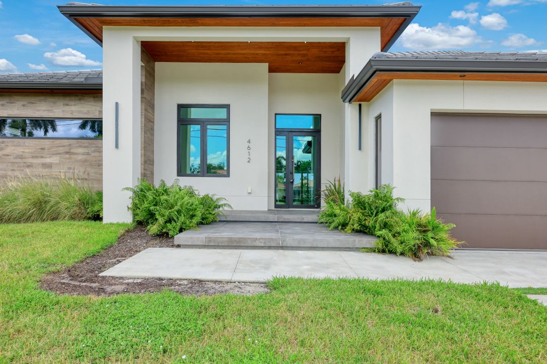 4612 SW 22nd Pl, Cape Coral, FL 33914