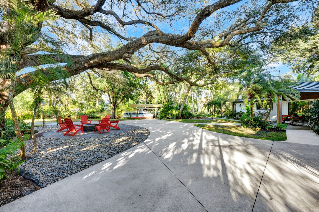 9856 Tonya Ct, Bonita Springs, FL 34135