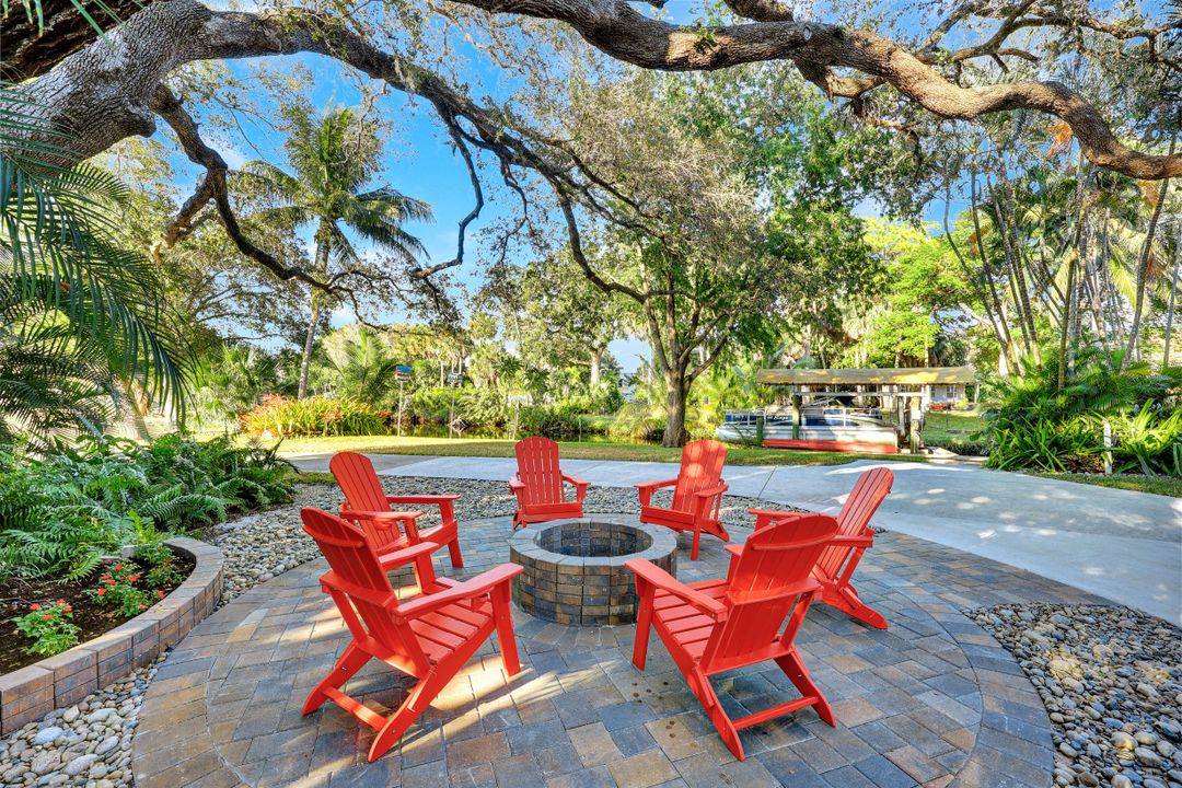 9856 Tonya Ct, Bonita Springs, FL 34135