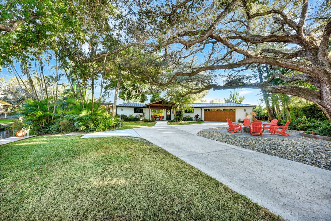 9856 Tonya Ct, Bonita Springs, FL 34135