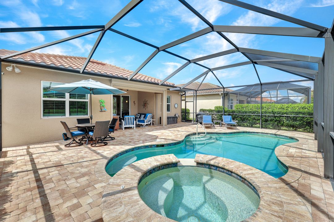 9093 Siesta Bay Dr, Naples, FL 34120