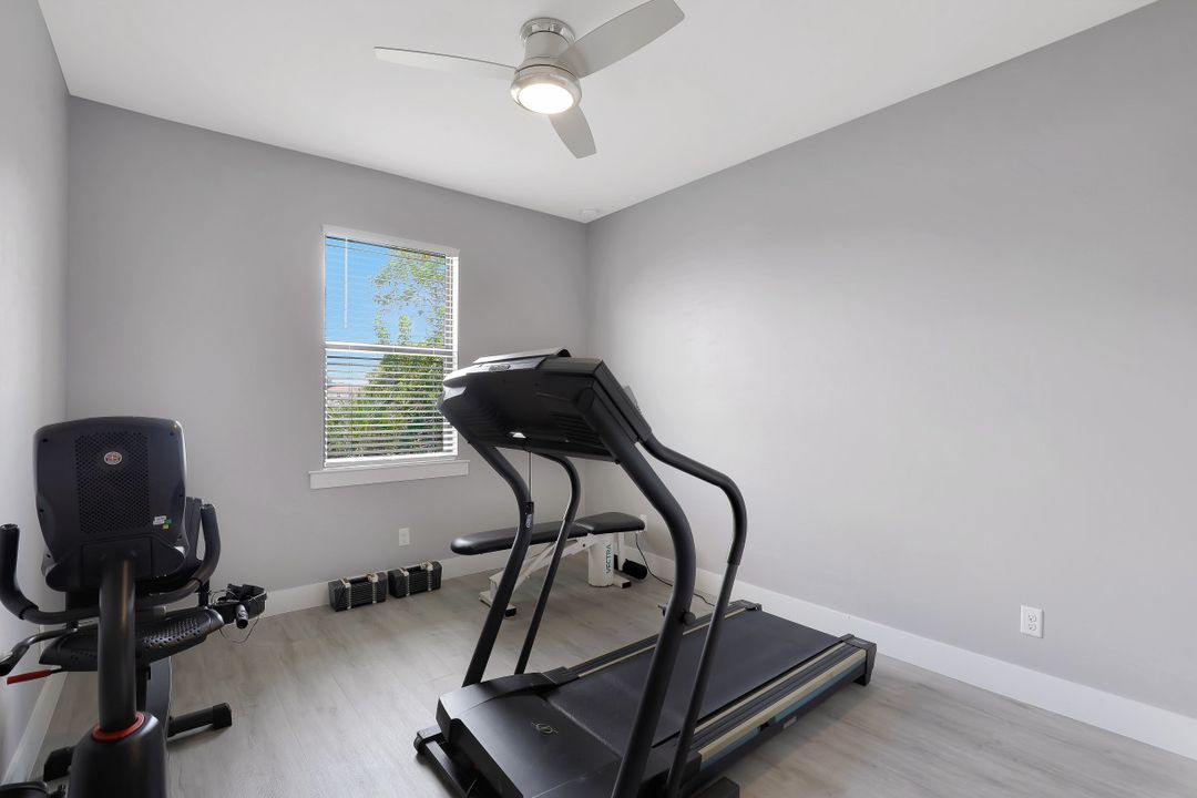 1107 NW 15th St, Cape Coral, FL 33993