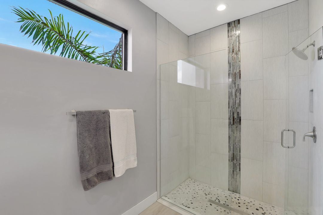 1107 NW 15th St, Cape Coral, FL 33993