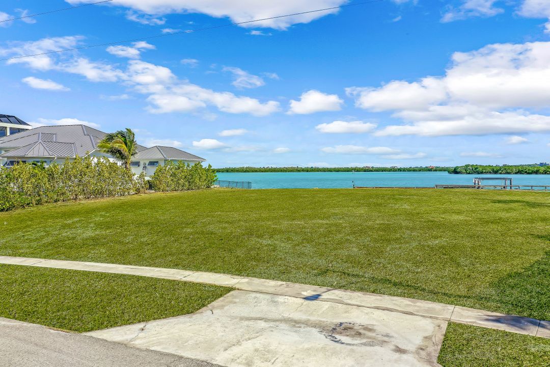 995 Caxambas Dr, Marco Island, FL 34145