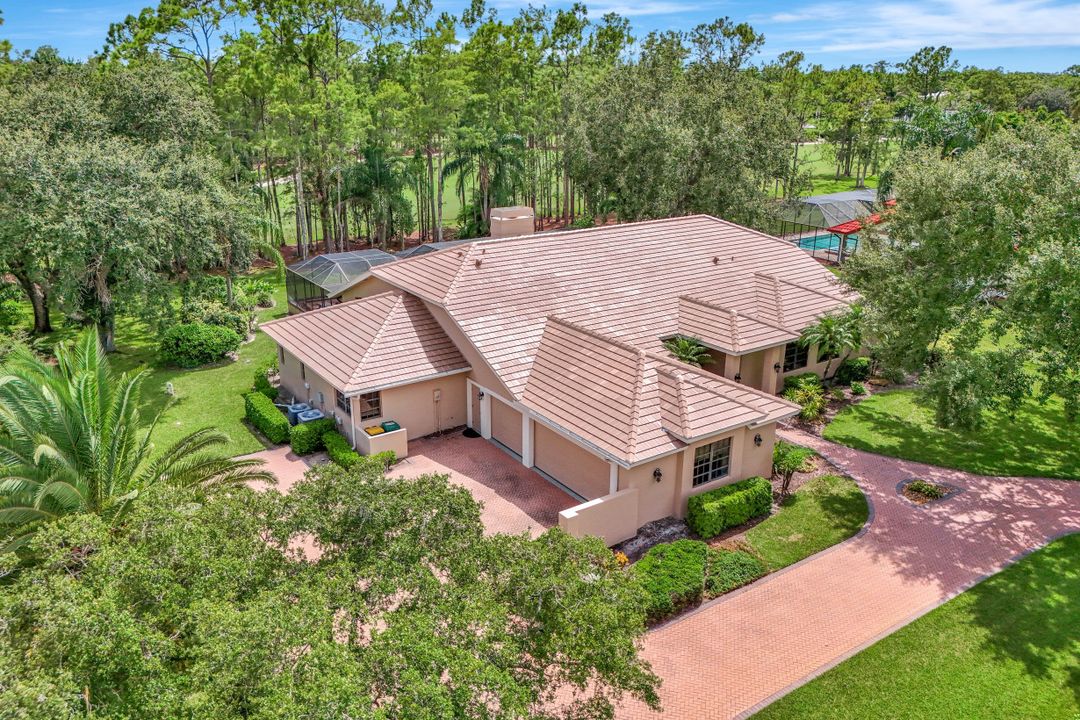 4556 Pond Apple Dr N, Naples, FL 34119