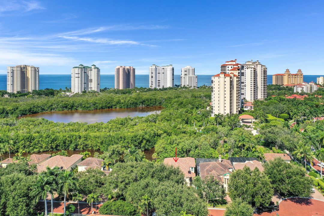 8153 Via Vecchia, Naples, FL 34108