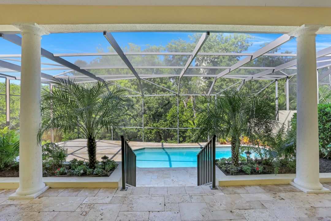 8153 Via Vecchia, Naples, FL 34108