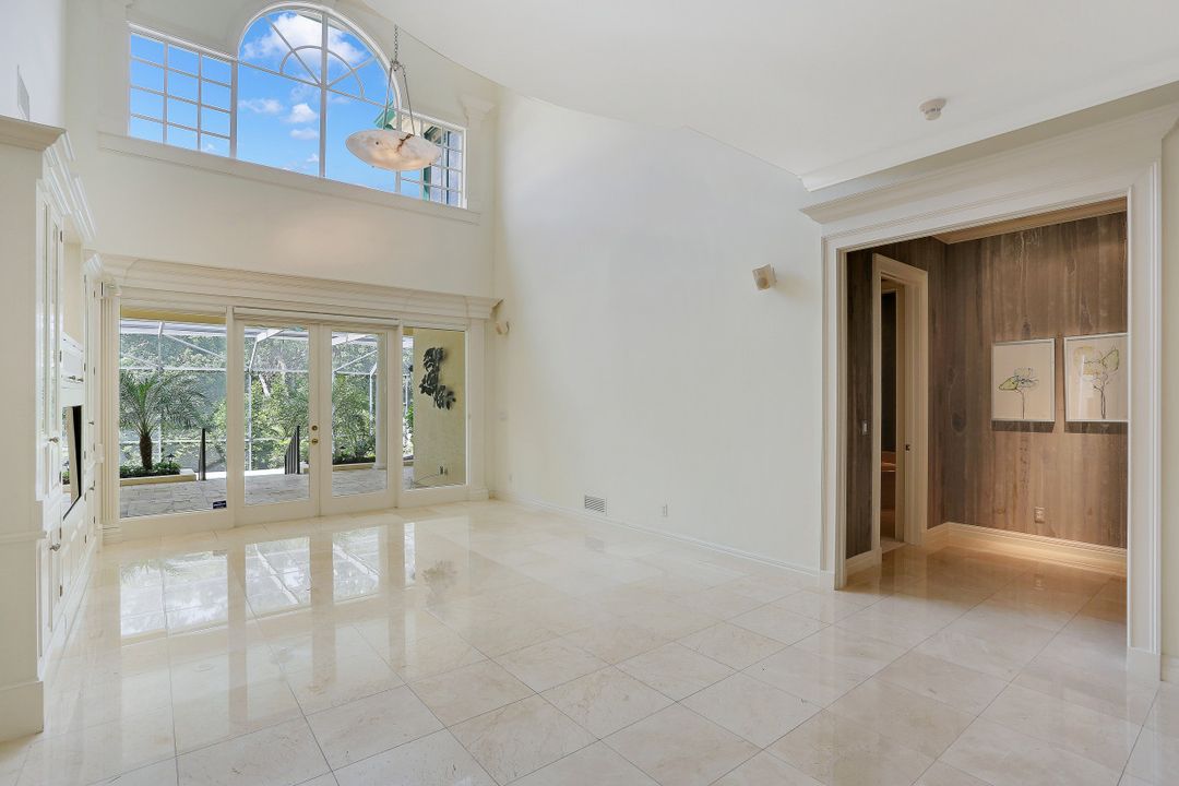 8153 Via Vecchia, Naples, FL 34108