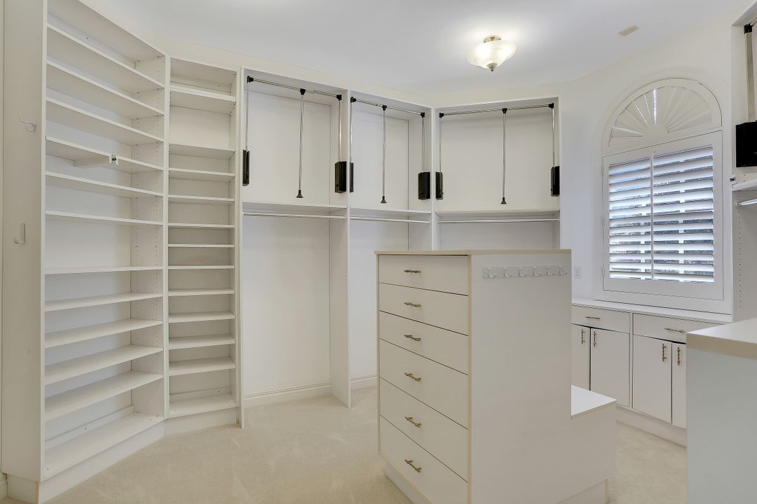 8153 Via Vecchia, Naples, FL 34108