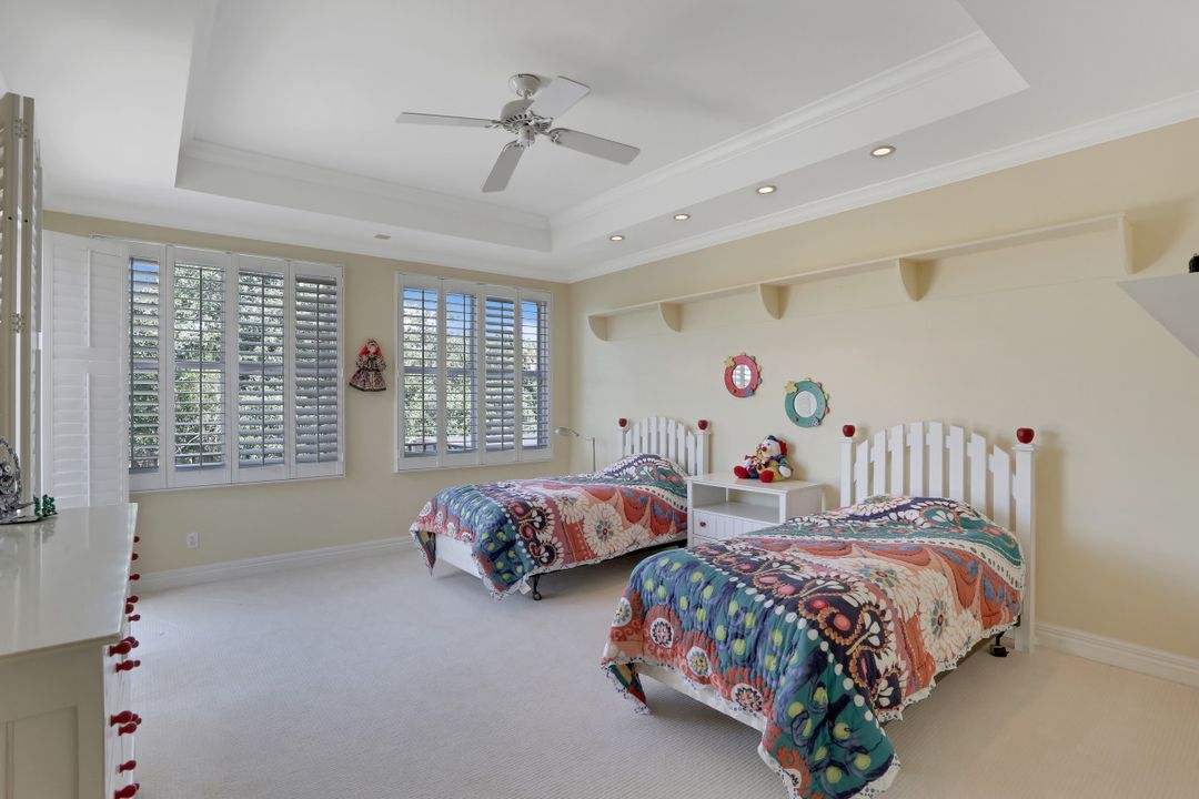 8153 Via Vecchia, Naples, FL 34108