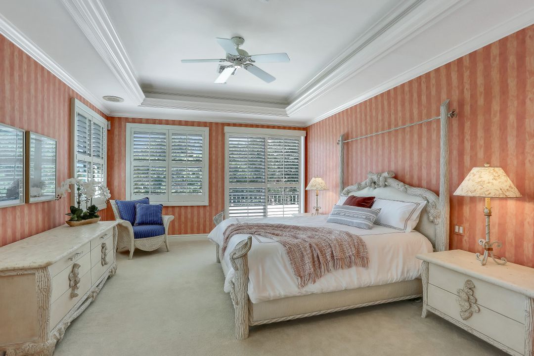 8153 Via Vecchia, Naples, FL 34108