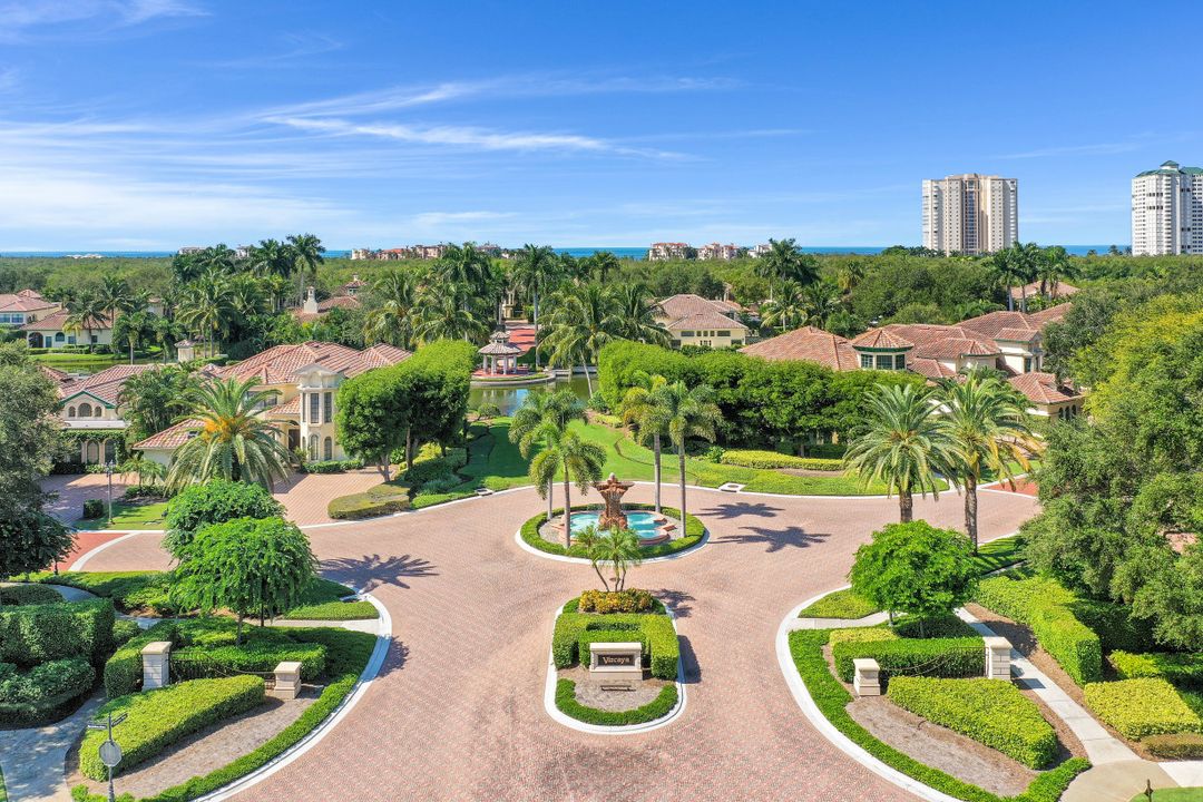 8153 Via Vecchia, Naples, FL 34108
