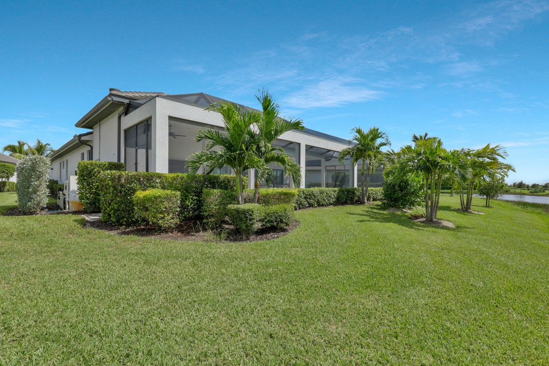 3126 Heather Glen Ct, Naples, FL 34114