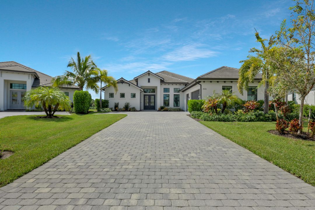 3126 Heather Glen Ct, Naples, FL 34114