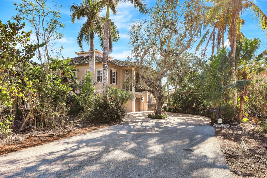 940 Sea Oats Ct, Marco Island, FL 34145