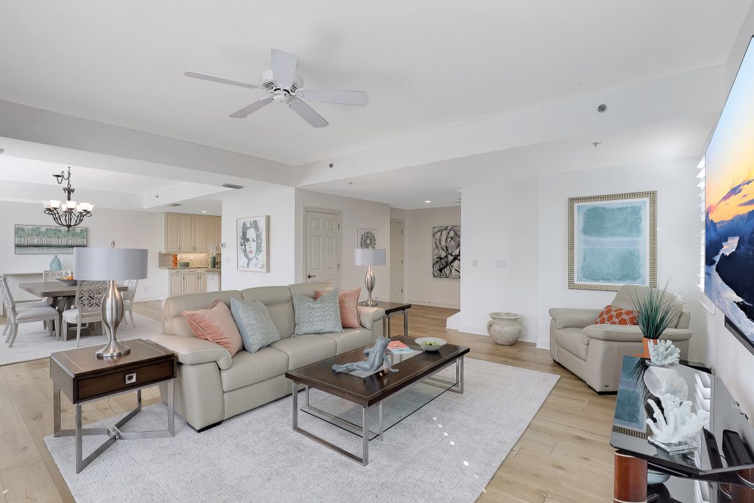 470 10th Ave S, Naples, FL 34102