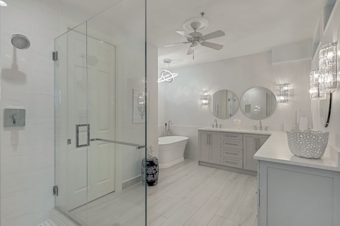 470 10th Ave S, Naples, FL 34102