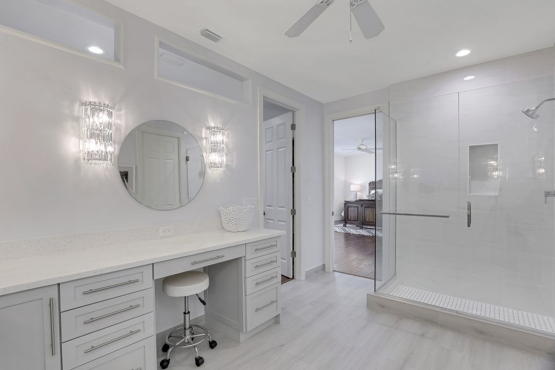 470 10th Ave S, Naples, FL 34102