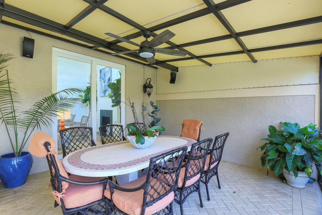 470 10th Ave S, Naples, FL 34102