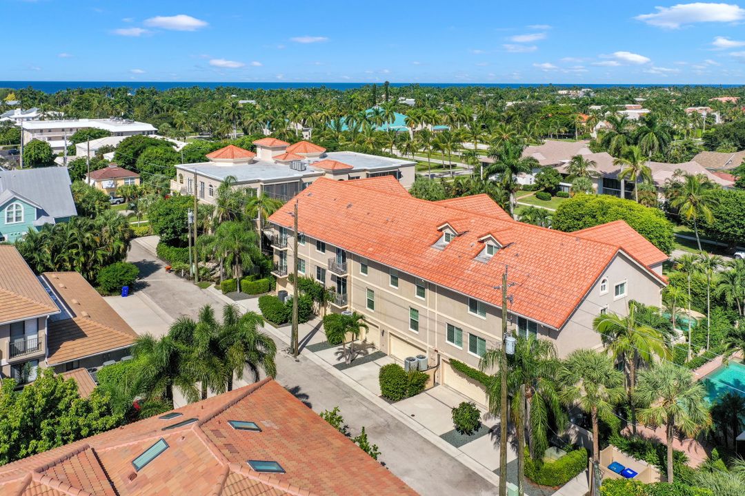 470 10th Ave S, Naples, FL 34102