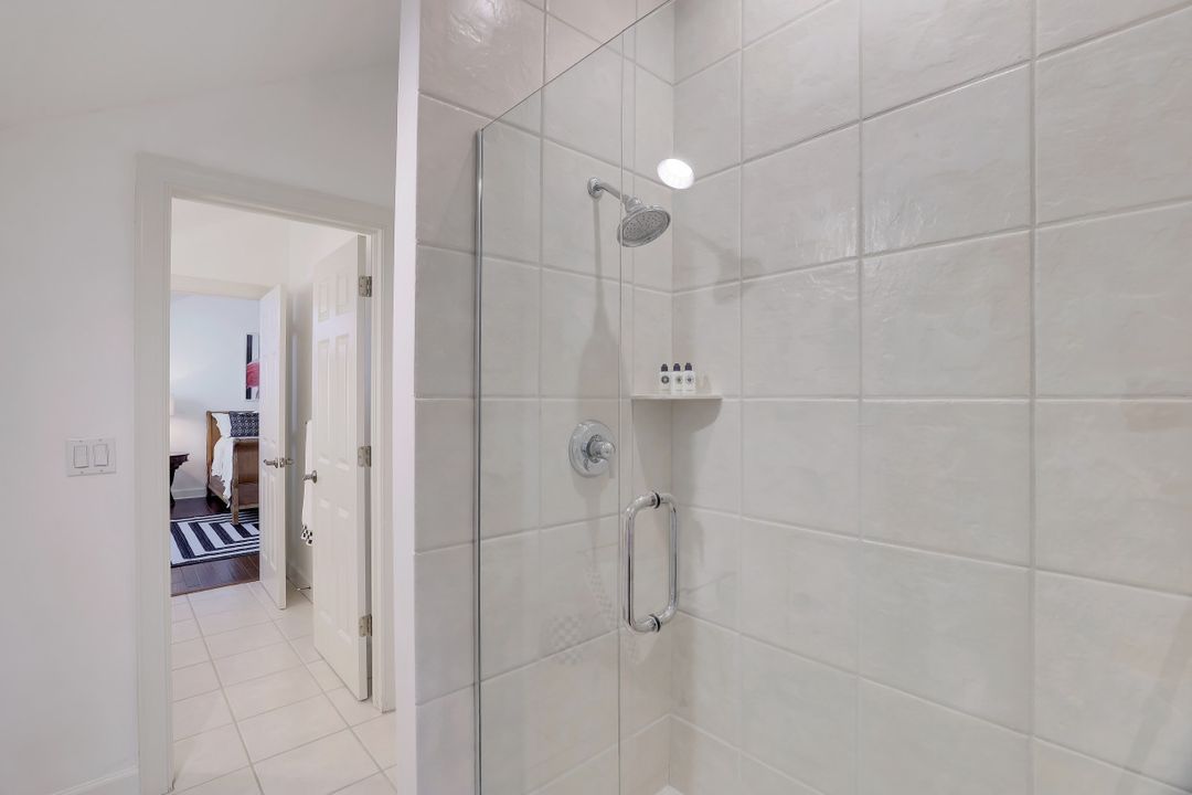 470 10th Ave S, Naples, FL 34102