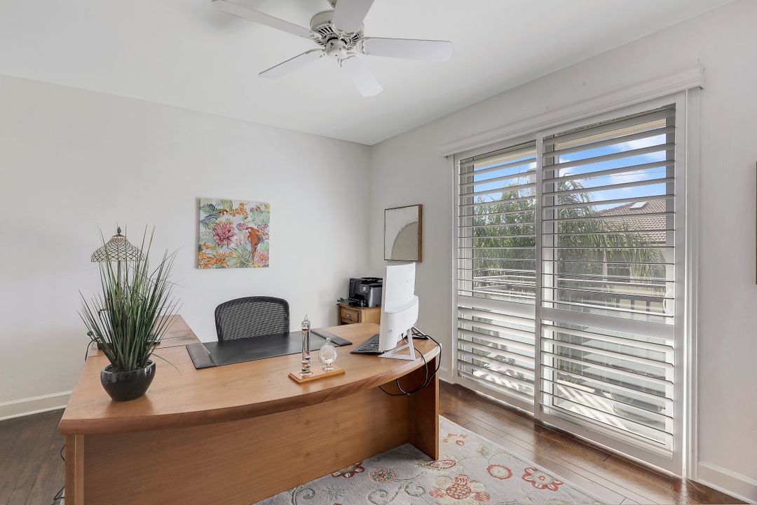 470 10th Ave S, Naples, FL 34102