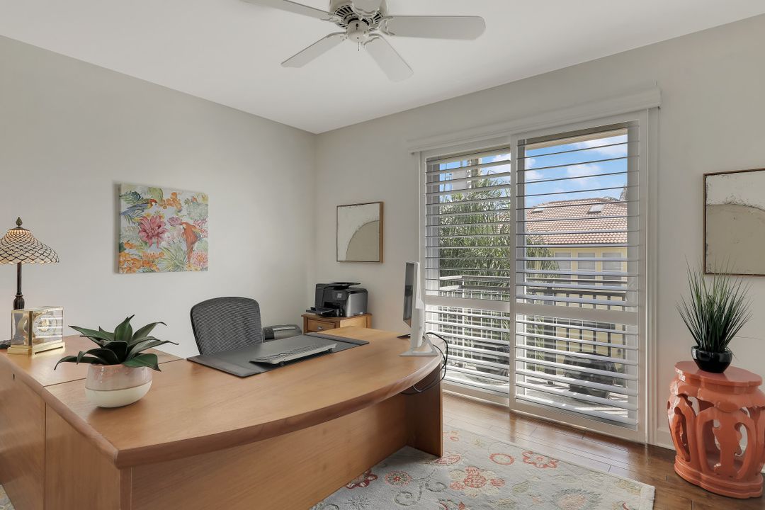 470 10th Ave S, Naples, FL 34102