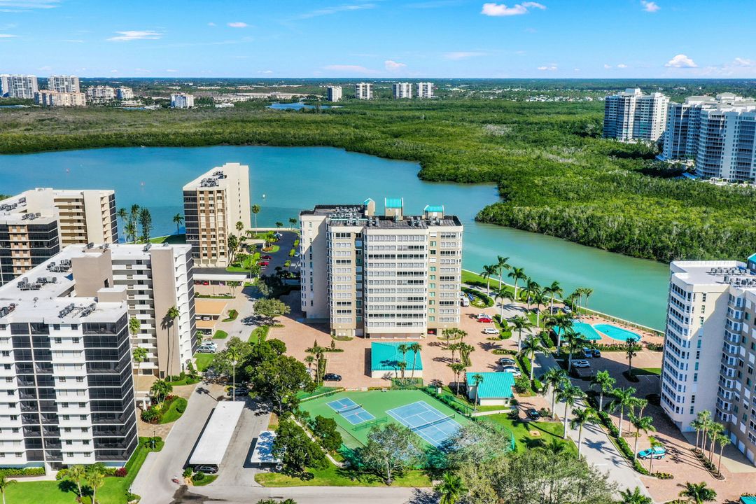 11 Bluebill Ave #1005, Naples, FL 34108