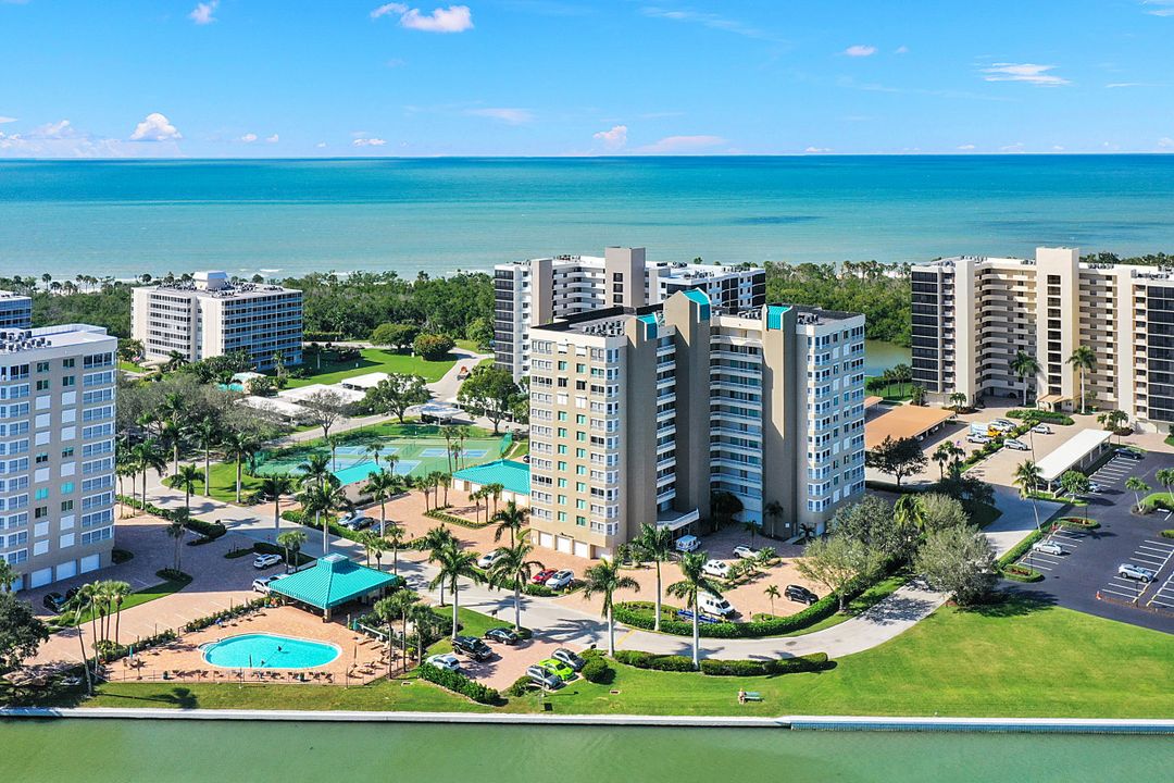11 Bluebill Ave #1005, Naples, FL 34108
