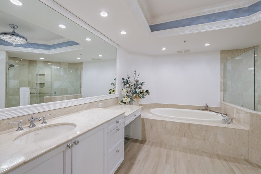 1050 Borghese Ln #1802, Naples, FL 34114