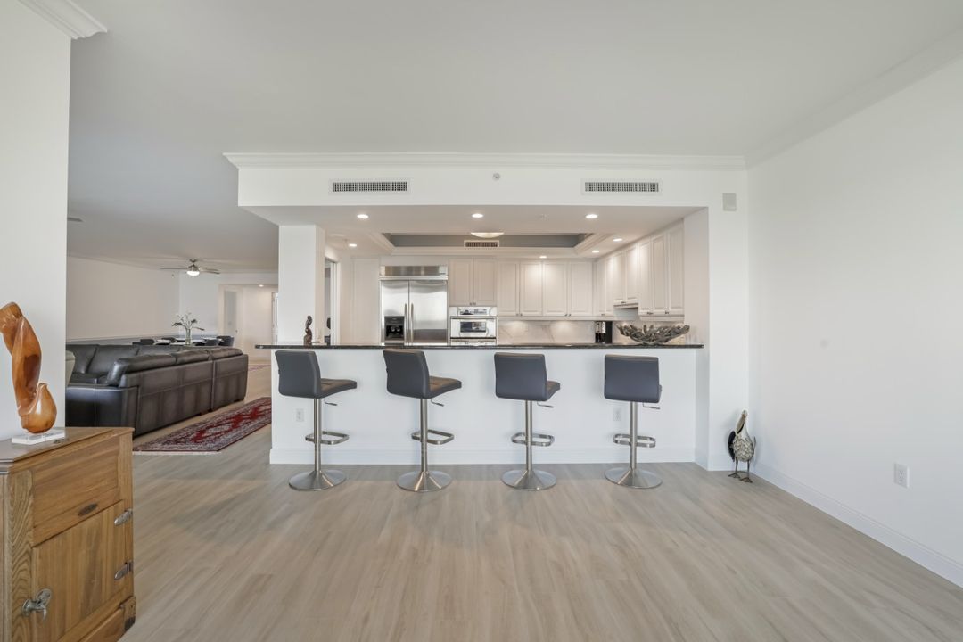 1050 Borghese Ln #1802, Naples, FL 34114